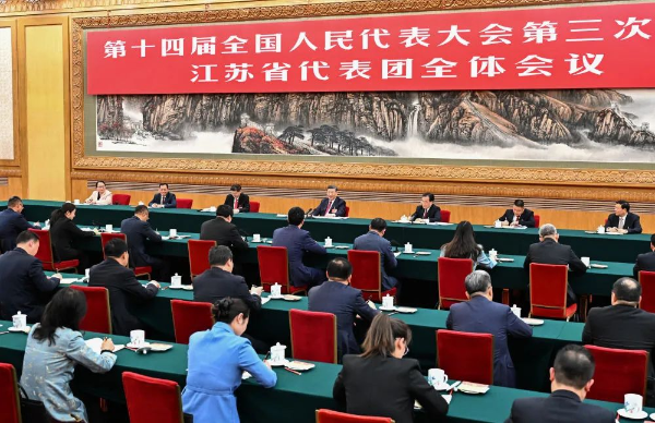 習(xí)近平在參加江蘇代表團(tuán)審議時強(qiáng)調(diào) 經(jīng)濟(jì)大省要挑大梁為全國發(fā)展大局作貢獻(xiàn)